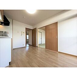 JR関西本線 井田川駅 4.5kmの賃貸アパート 2階2DKのリビング/ダイニング