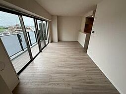 JR武蔵野線 三郷駅 徒歩2分の賃貸マンション 5階2LDKのリビング/ダイニング