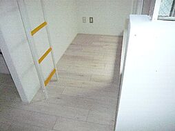 西武池袋線 保谷駅 バス6分 東伏見稲荷神社下車 徒歩3分の賃貸マンション 1階ワンルームのリビング/ダイニング