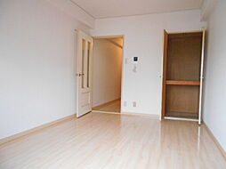 グリーンアベニュー山手 207 2階1Kのリビング/ダイニング