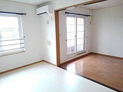 マイスター青山II 202 2階2LDKのリビング/ダイニング