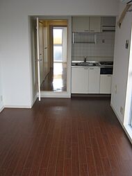 コア・イースト 106 1階1LDKのリビング/ダイニング