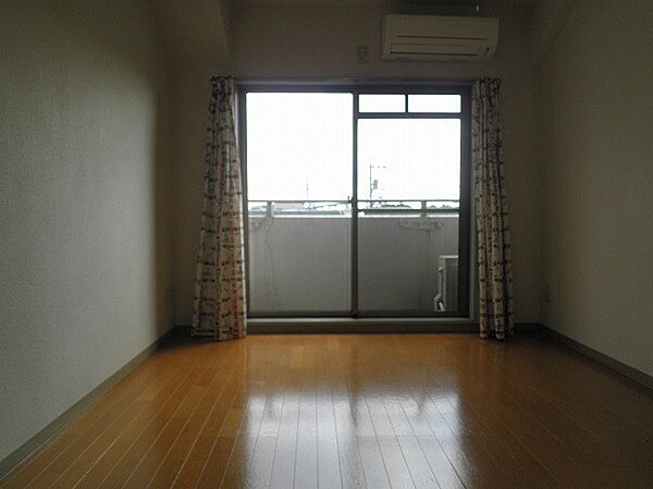 ヒルハウスコンフォート2 2階 | 東京都国分寺市南町 賃貸マンション 居間