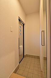 ブルースカイ 101 1階1LDKのリビング/ダイニング