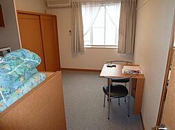 レオパレスＦｌａｔｓ　1’ｓｔ 208 2階1Kのリビング/ダイニング