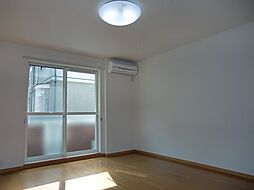 ミルトニア 103 1階ワンルームのリビング/ダイニング