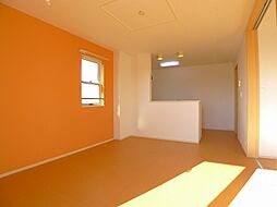 スマイル・ハート 201 2階2LDKのリビング/ダイニング