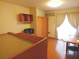 レオパレスコーポフルール 102 1階1Kのリビング/ダイニング