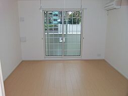 クレメント・リヴァー　Ａ棟 102 1階ワンルームのリビング/ダイニング