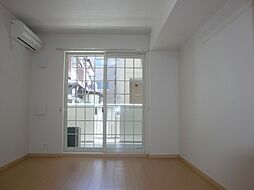 アクティフ 102 1階ワンルームのリビング/ダイニング