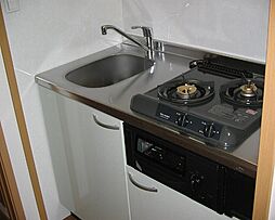 シャン・アビタシオン 208 2階ワンルームのリビング/ダイニング