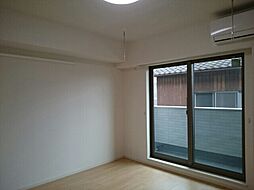 ブレイブ・ブロッサム 202 2階1Kのリビング/ダイニング