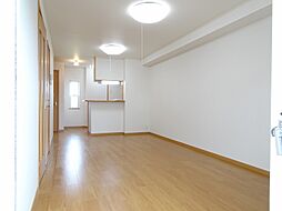 イグレック藤の森 105 1階ワンルームのリビング/ダイニング