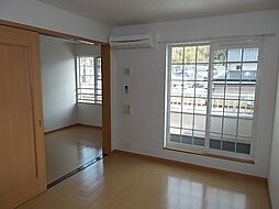 JR山陰本線 石原駅 徒歩9分の賃貸アパート 2階2LDKのリビング/ダイニング