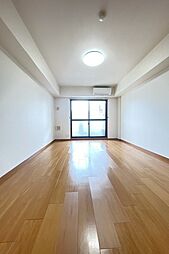 イースト・ワン・Ｋ 302 3階1Kのリビング/ダイニング