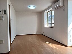 コモド・スワ 2階2LDKのリビング/ダイニング