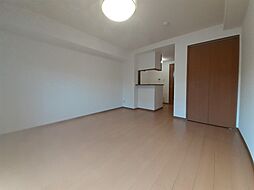 メゾングラシュ　II 1階ワンルームのリビング/ダイニング