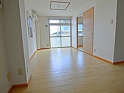 グリーンヒルズII 1階1LDKのリビング/ダイニング