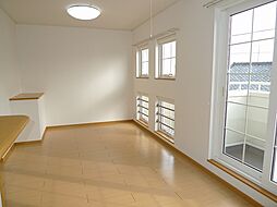 湘南新宿ライン高海 井野駅 徒歩12分の賃貸アパート 2階1LDKのリビング/ダイニング