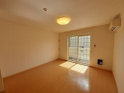 ブリリアント寺家 1階ワンルームのリビング/ダイニング