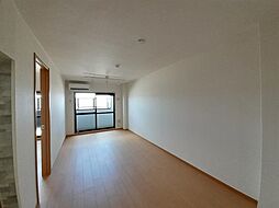 阪急嵐山線 上桂駅 徒歩12分の賃貸マンション 3階2LDKのリビング/ダイニング