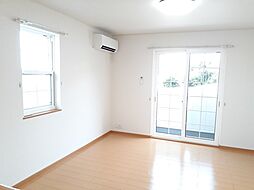 ポルト　コリーヌ 101 1階ワンルームのリビング/ダイニング