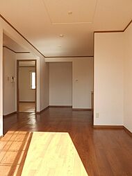 愛知高速東部丘陵線 はなみずき通駅 徒歩17分の賃貸アパート 2階2LDKのリビング/ダイニング