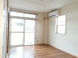 ブルースカイ 2階2DKのリビング/ダイニング