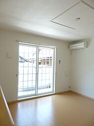 プリムローズI 102 1階1LDKのリビング/ダイニング