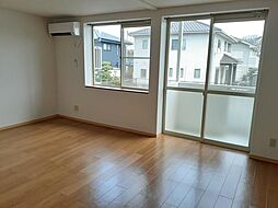 メゾンエレガントIII 102 1階1LDKのリビング/ダイニング