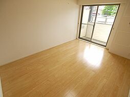 ヴィクトリアス西京極 1階1Kのリビング/ダイニング