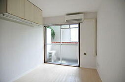 メゾン・ド・原宿 202 2階ワンルームのリビング/ダイニング