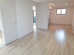 Osaka Metro御堂筋線 江坂駅 徒歩11分の賃貸アパート 2階2SLDKのリビング/ダイニング