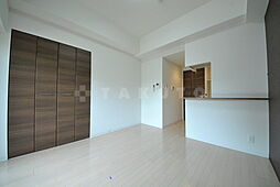 ラグゼ江戸堀 702 7階ワンルームのリビング/ダイニング