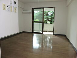 メゾン・ド・ラフィット 101 1階ワンルームのリビング/ダイニング