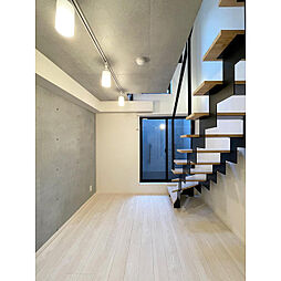 東京メトロ日比谷線 中目黒駅 徒歩10分の賃貸マンション 1階1LDKのリビング/ダイニング