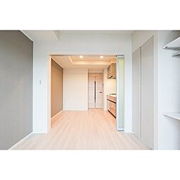 京王井の頭線 神泉駅 徒歩8分の賃貸マンション 12階1DKのリビング/ダイニング