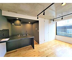 ｔｒｉａｓ333 101 1階ワンルームのリビング/ダイニング