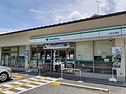 【コンビニエンスストア】ファミリーマート　山科大塚店まで180ｍ