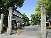 【小学校】横須賀小学校まで700ｍ