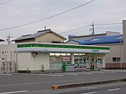 【コンビニエンスストア】ファミリーマート興津中町店まで400ｍ