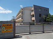 【小学校】新荘小学校まで500ｍ