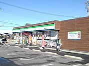 【コンビニエンスストア】ファミリーマート新町笛木境店まで900ｍ