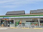 【コンビニエンスストア】ファミリーマート半城土西店まで450ｍ