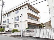 【小学校】亀山市関小学校まで600ｍ