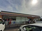 【コンビニエンスストア】セブンイレブン伊勢崎三和町店まで1400ｍ