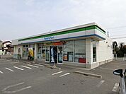 【コンビニエンスストア】ファミリーマート静里町店まで300ｍ