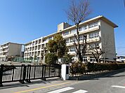 【小学校】静里小学校まで900ｍ