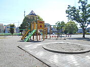 【公園】竜万公園まで550ｍ