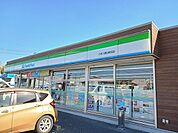 【コンビニエンスストア】ファミリーマート　入鹿出新田店まで850ｍ